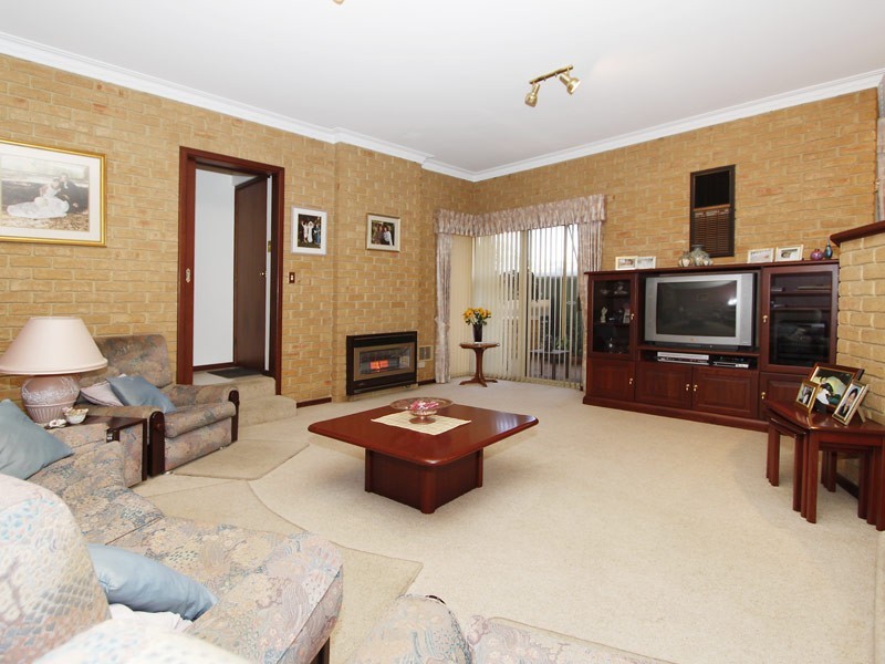 4 Hertha Rd, Innaloo WA 6018