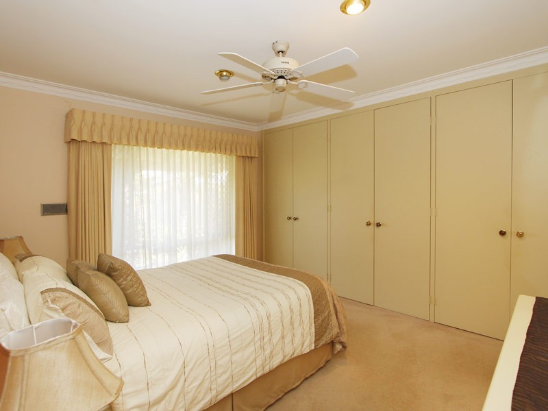 4 Hertha Rd, Innaloo WA 6018