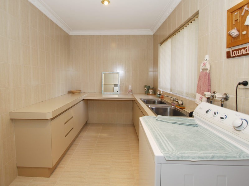 4 Hertha Rd, Innaloo WA 6018