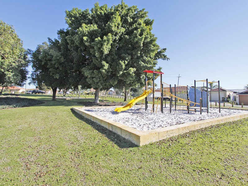 4 Hertha Rd, Innaloo WA 6018