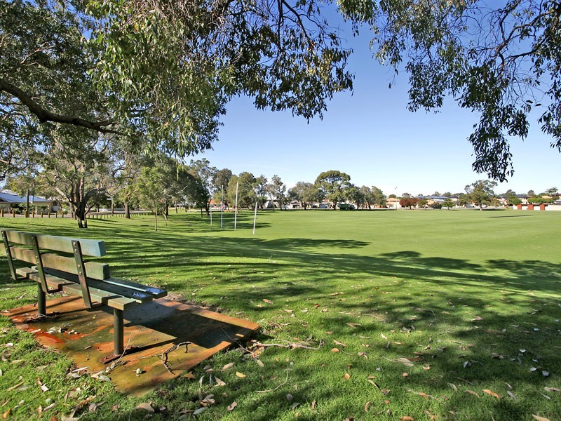 1,2,3/23 Stoner St, Innaloo WA 6018