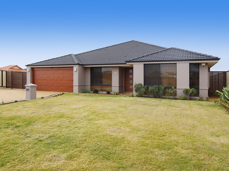 18 Airlie Chase, Clarkson WA 6030