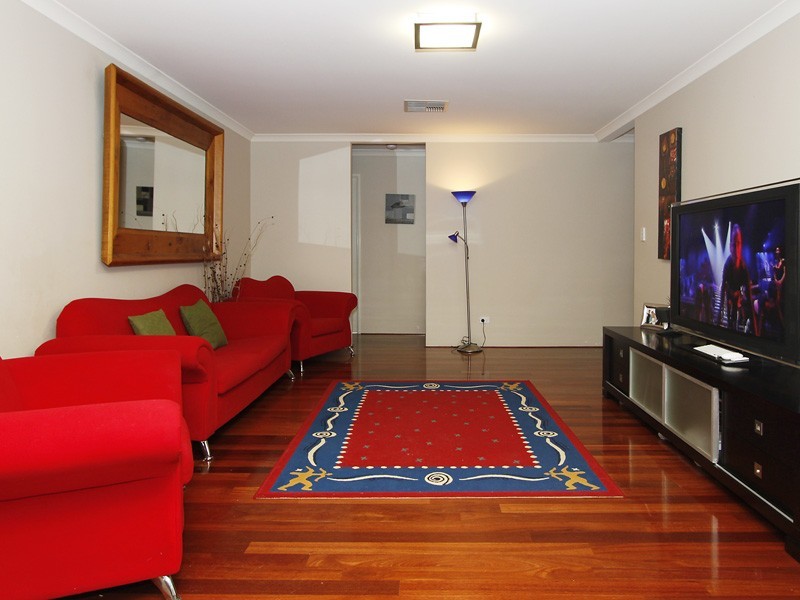 18 Airlie Chase, Clarkson WA 6030