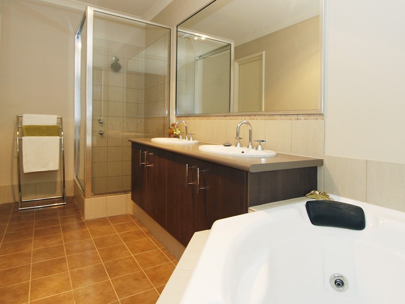 18 Airlie Chase, Clarkson WA 6030