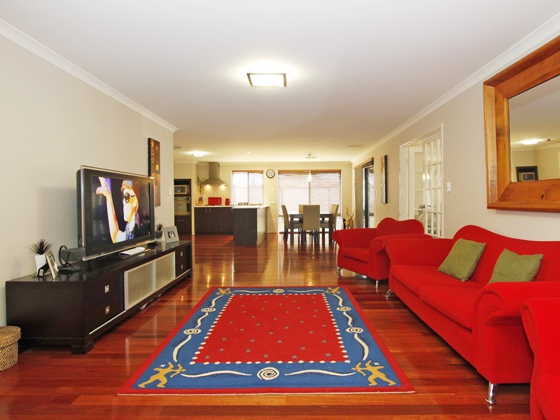 18 Airlie Chase, Clarkson WA 6030