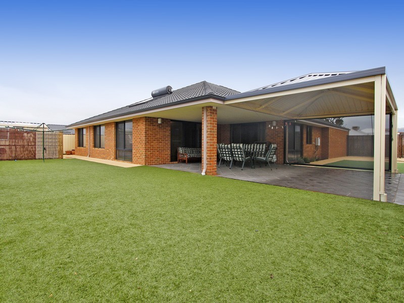 18 Airlie Chase, Clarkson WA 6030