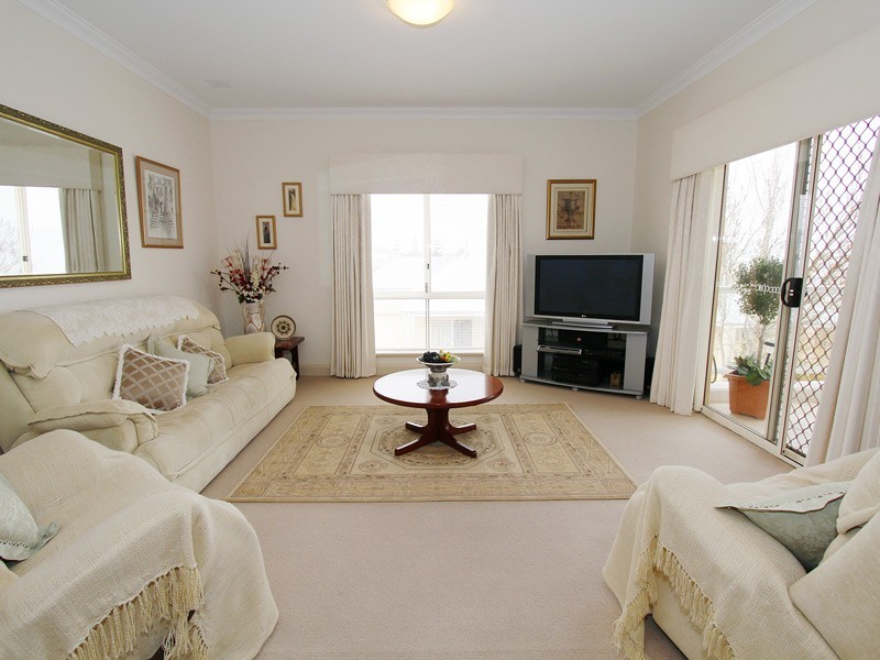 25 The Walk, Mindarie WA 6030