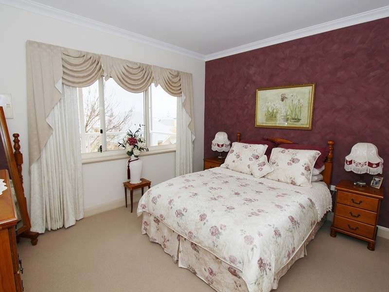 25 The Walk, Mindarie WA 6030