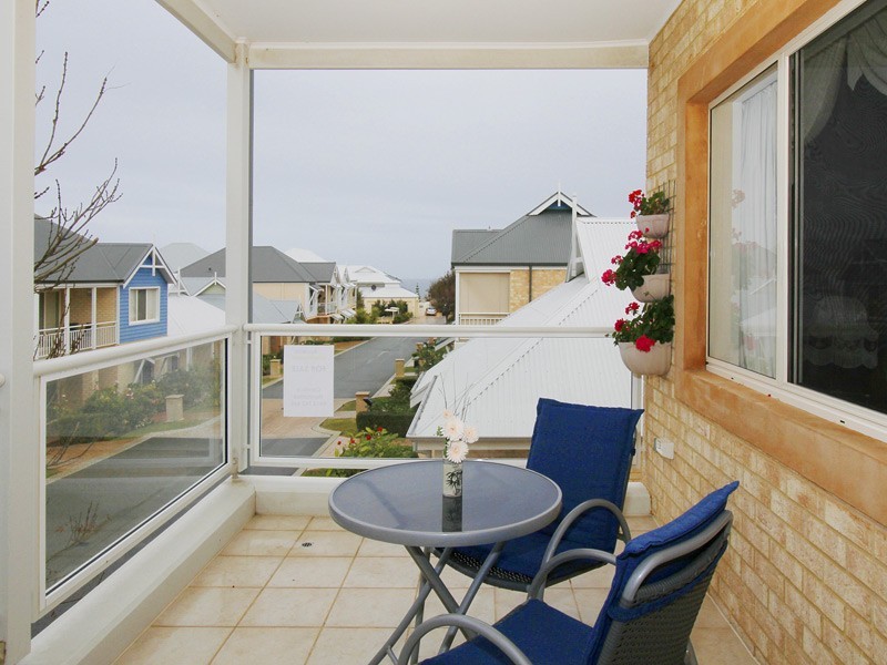 25 The Walk, Mindarie WA 6030