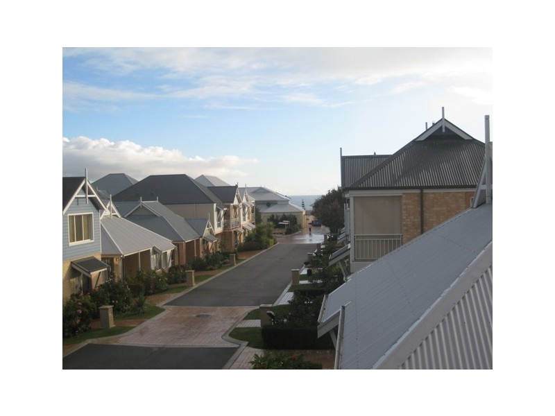 25 The Walk, Mindarie WA 6030