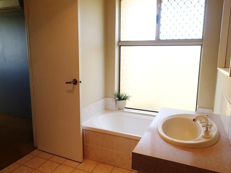 22 Jobson Loop, Brookdale WA 6112