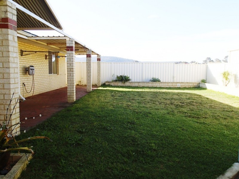 22 Jobson Loop, Brookdale WA 6112