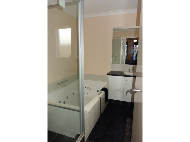 2/35 Birnam  Road, Canning Vale WA 6155