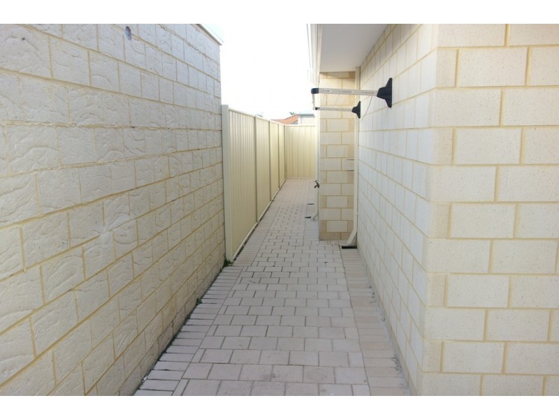 2/35 Birnam  Road, Canning Vale WA 6155