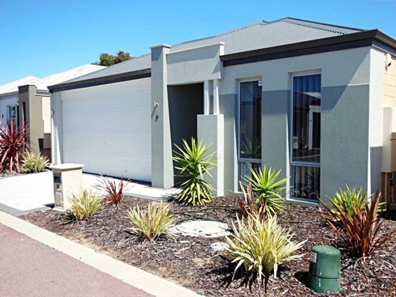 8 Salford Lane, Canning Vale WA 6155