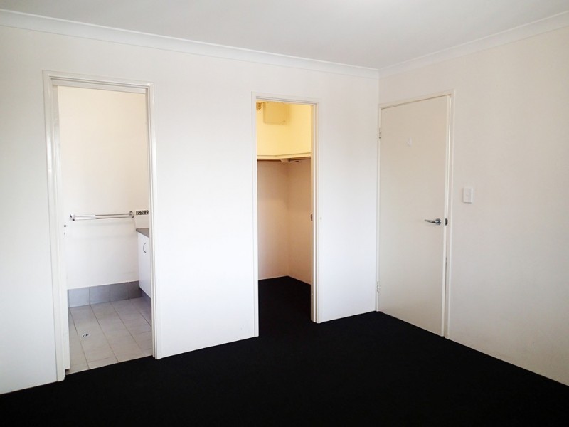 8 Salford Lane, Canning Vale WA 6155