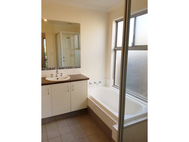 8 Salford Lane, Canning Vale WA 6155