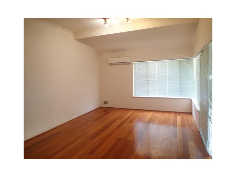 4 Durness Place, Canning Vale WA 6155