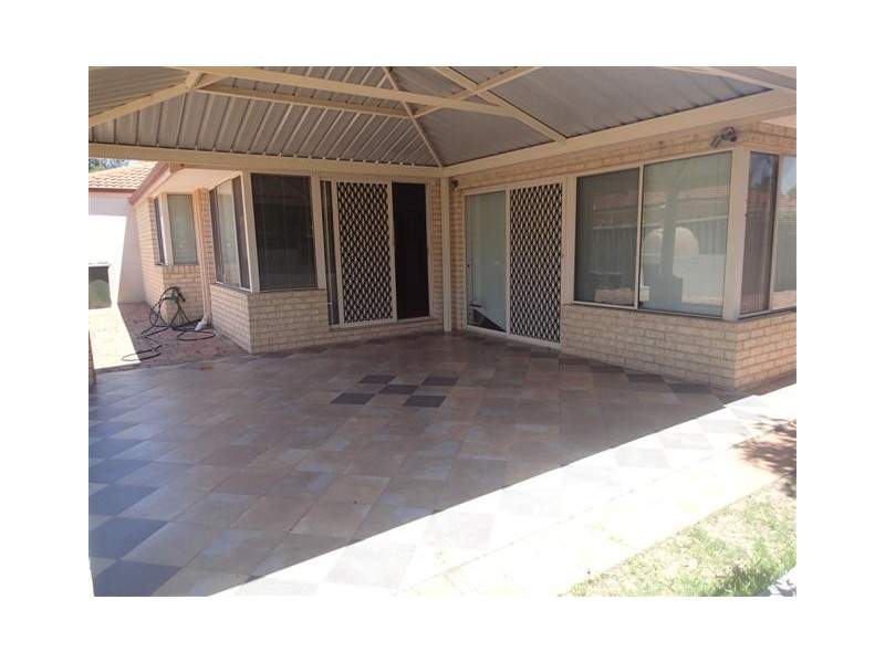 4 Durness Place, Canning Vale WA 6155