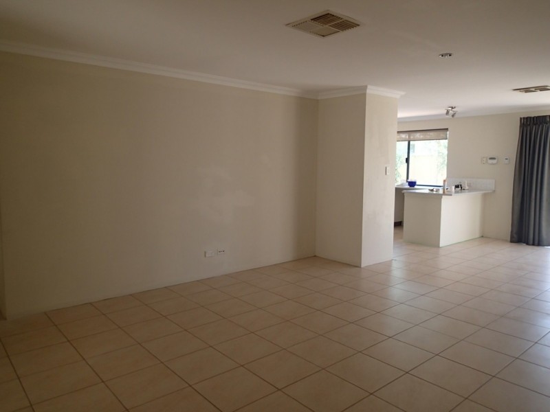 11 Leicester Crescent, Canning Vale WA 6155