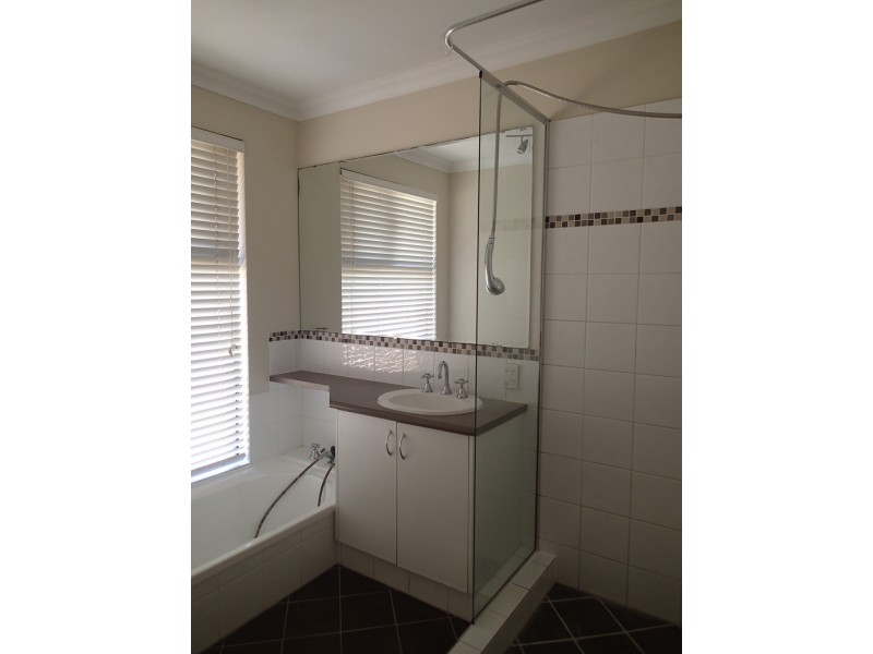 11 Leicester Crescent, Canning Vale WA 6155