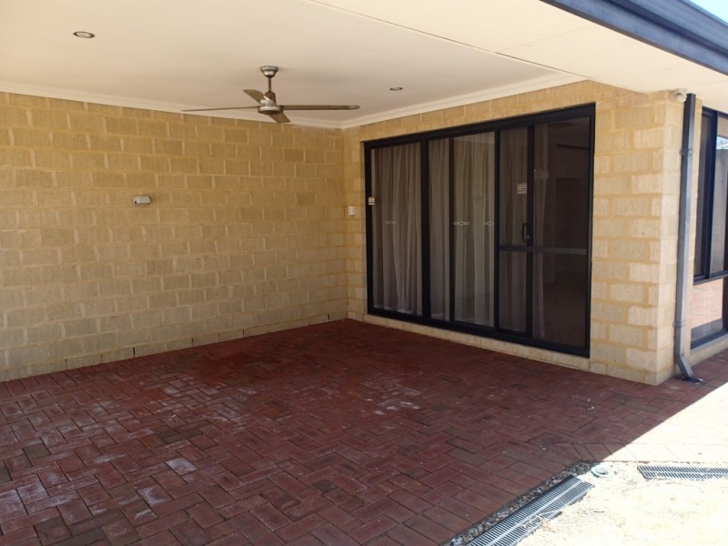 11 Leicester Crescent, Canning Vale WA 6155