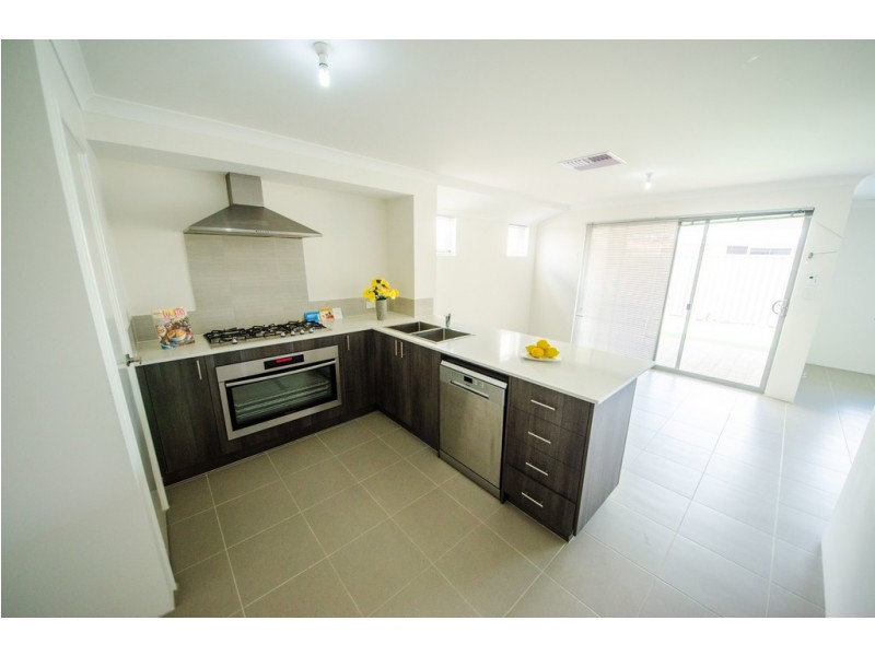 7 Telopea Way, Piara Waters WA 6112