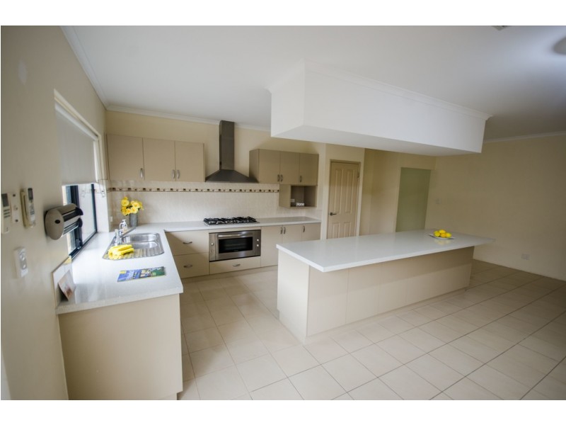14 Carnaby Way, Harrisdale WA 6112