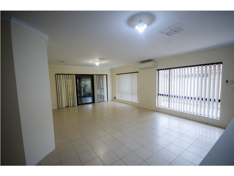 14 Carnaby Way, Harrisdale WA 6112