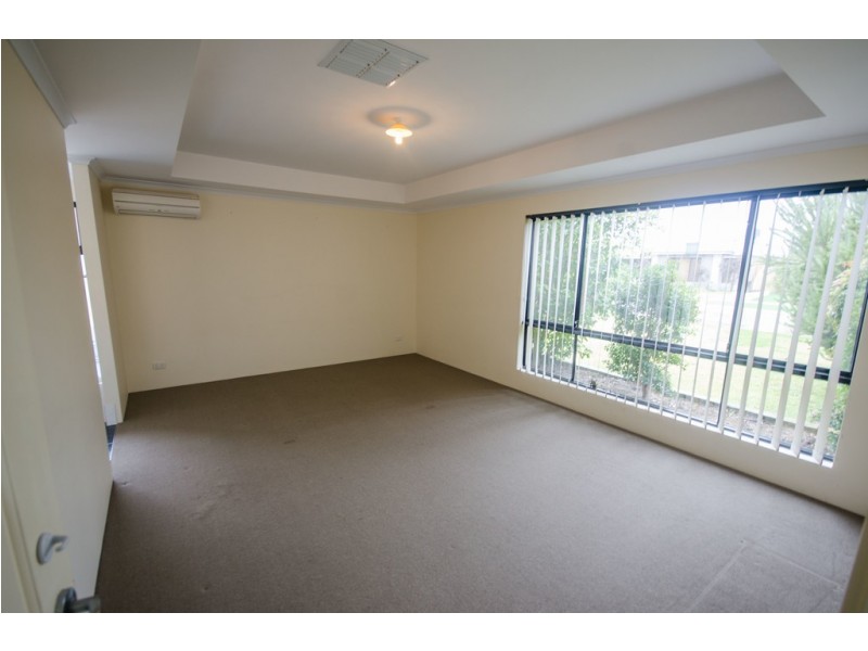 14 Carnaby Way, Harrisdale WA 6112