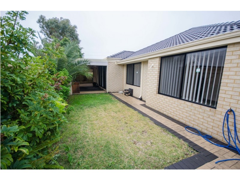 14 Carnaby Way, Harrisdale WA 6112