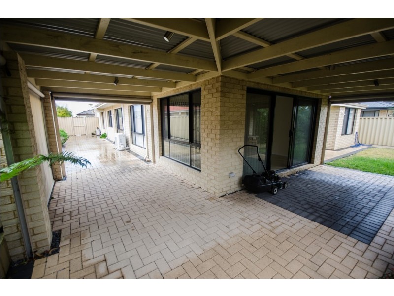 14 Carnaby Way, Harrisdale WA 6112