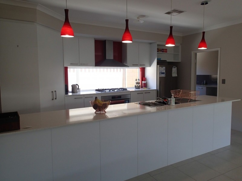 31 Miramar Way, Piara Waters WA 6112