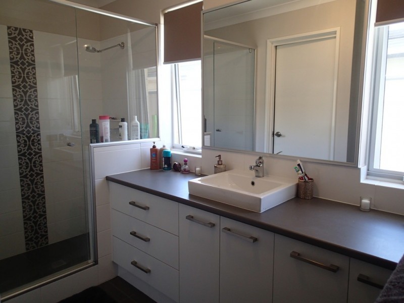 31 Miramar Way, Piara Waters WA 6112