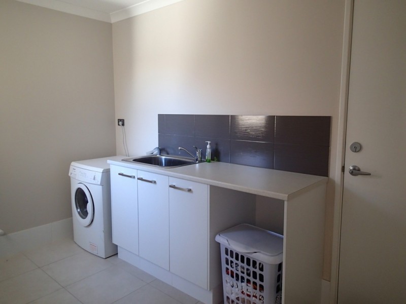 31 Miramar Way, Piara Waters WA 6112