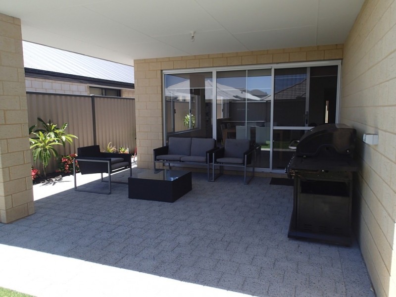 31 Miramar Way, Piara Waters WA 6112