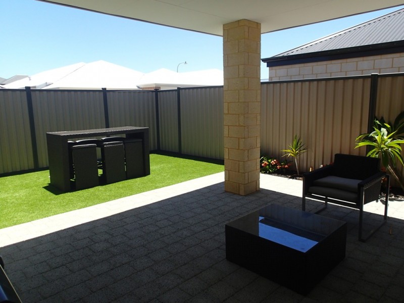 31 Miramar Way, Piara Waters WA 6112