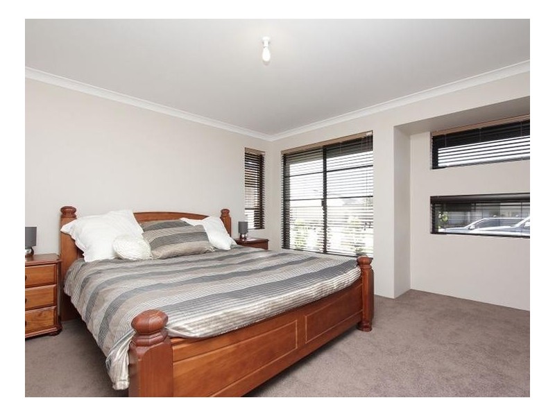 20 Pleasant Avenue, Piara Waters WA 6112