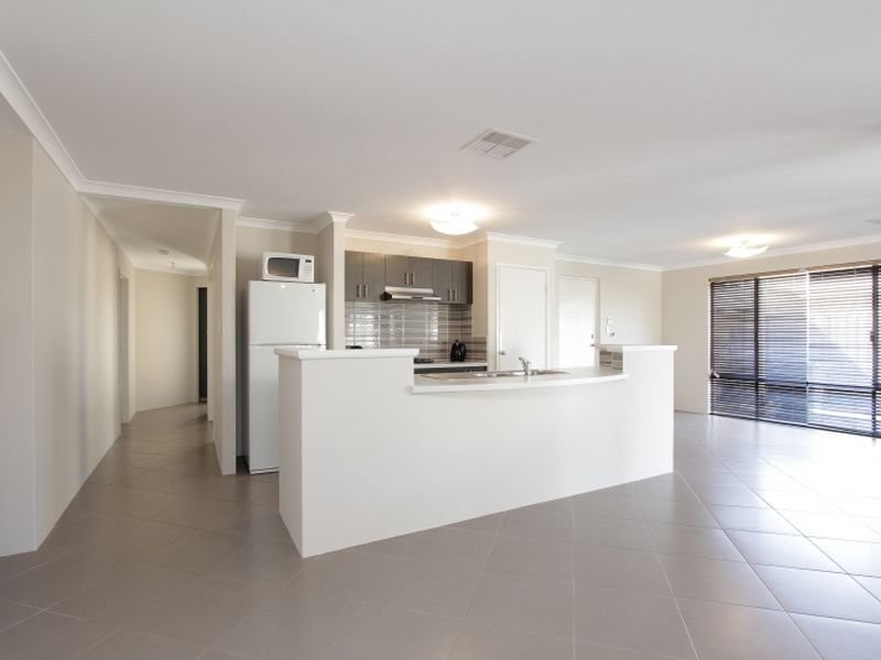 20 Pleasant Avenue, Piara Waters WA 6112