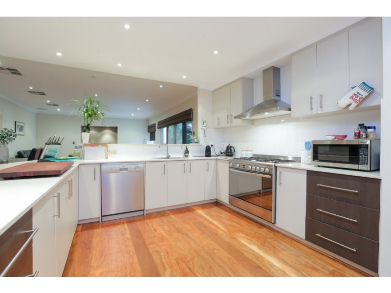 4 Tipperary Bend, Canning Vale WA 6155