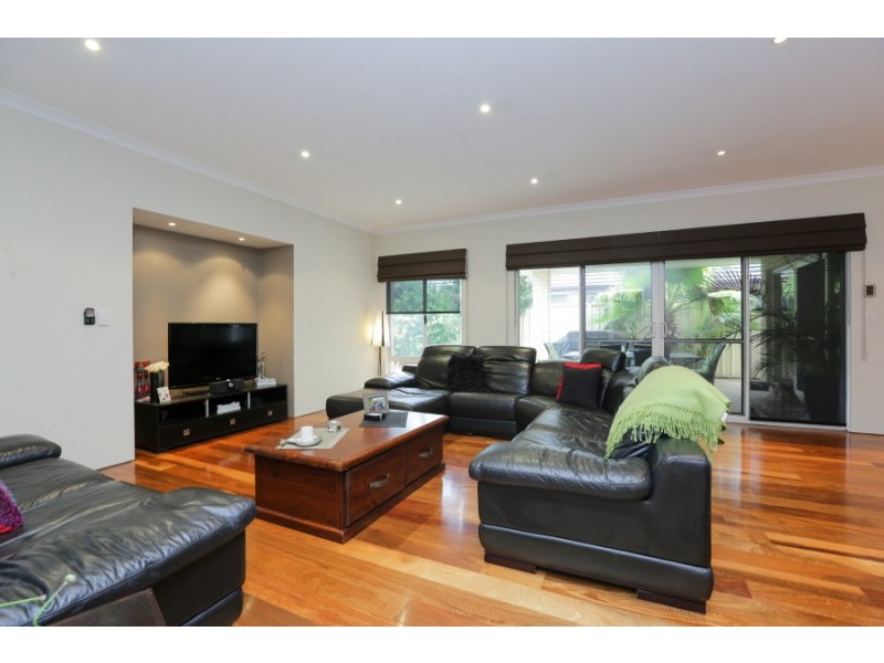 4 Tipperary Bend, Canning Vale WA 6155