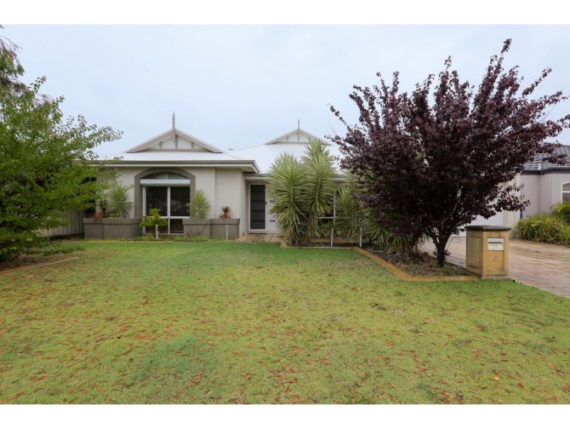 4 Tipperary Bend, Canning Vale WA 6155