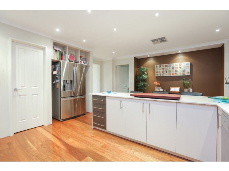 4 Tipperary Bend, Canning Vale WA 6155