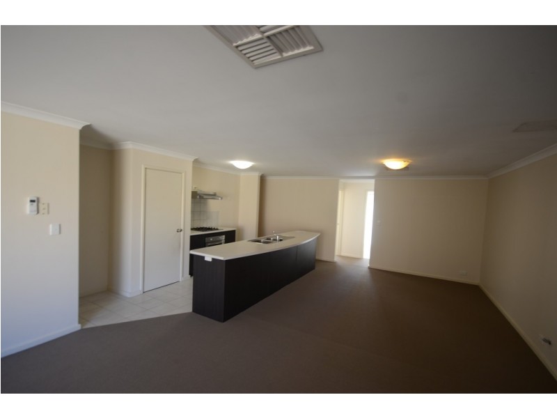 10 Fraser Road North, Canning Vale WA 6155