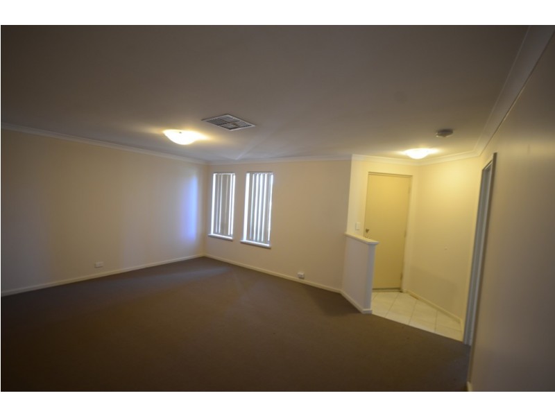 10 Fraser Road North, Canning Vale WA 6155