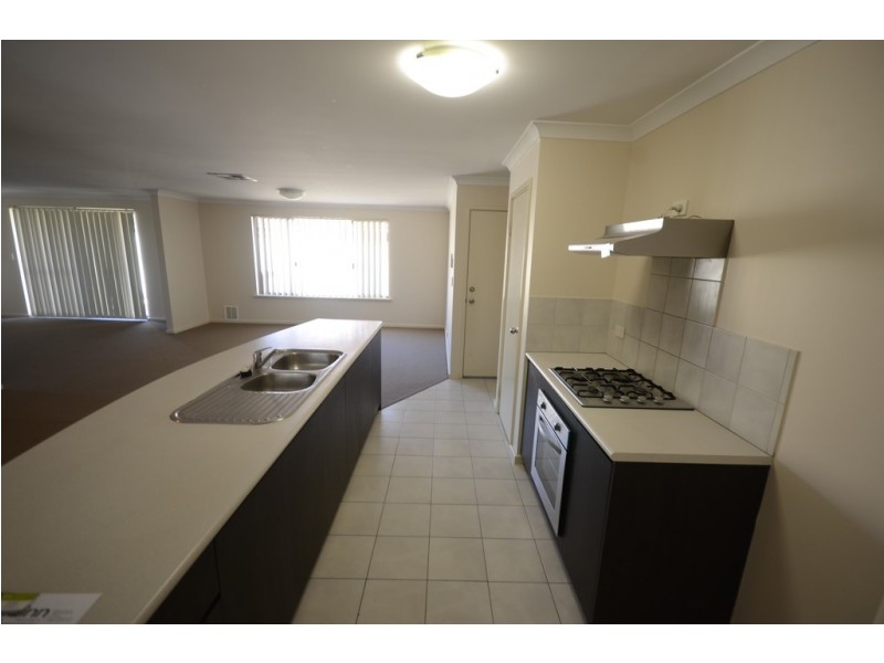 10 Fraser Road North, Canning Vale WA 6155