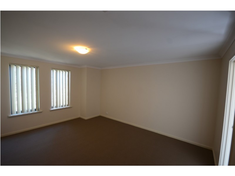 10 Fraser Road North, Canning Vale WA 6155