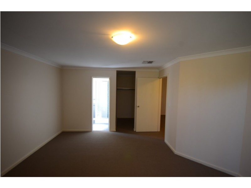 10 Fraser Road North, Canning Vale WA 6155