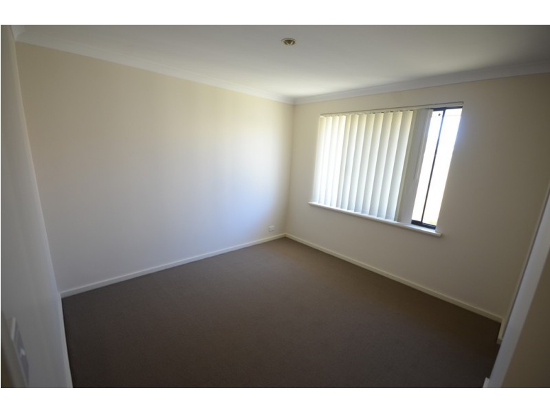 10 Fraser Road North, Canning Vale WA 6155