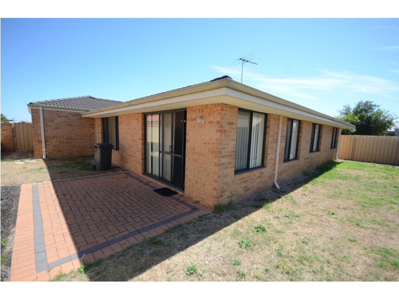 10 Fraser Road North, Canning Vale WA 6155